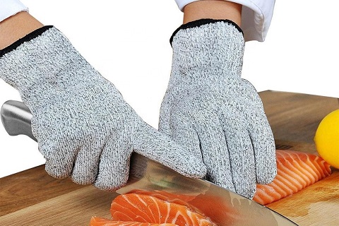Precautions for the use of protective gloves 