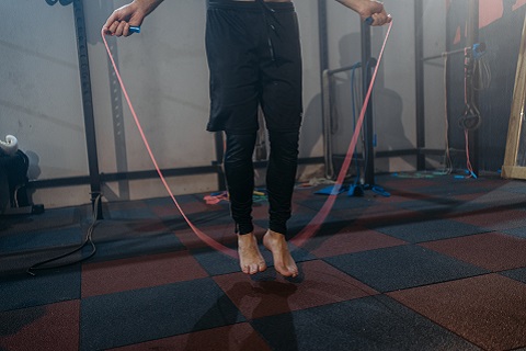 After jump rope exercise, do you need to warm up and stretch? 